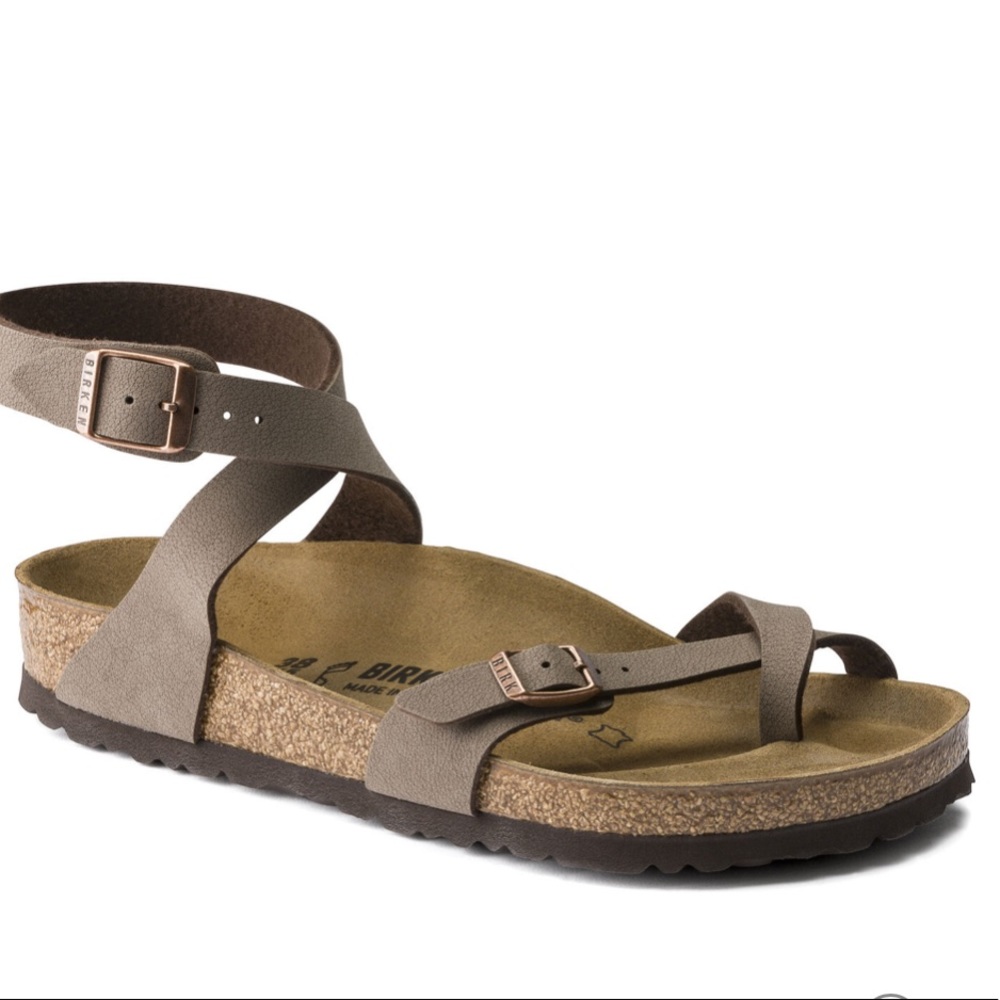 Birkenstock Yara in Mocha size 6-6.5